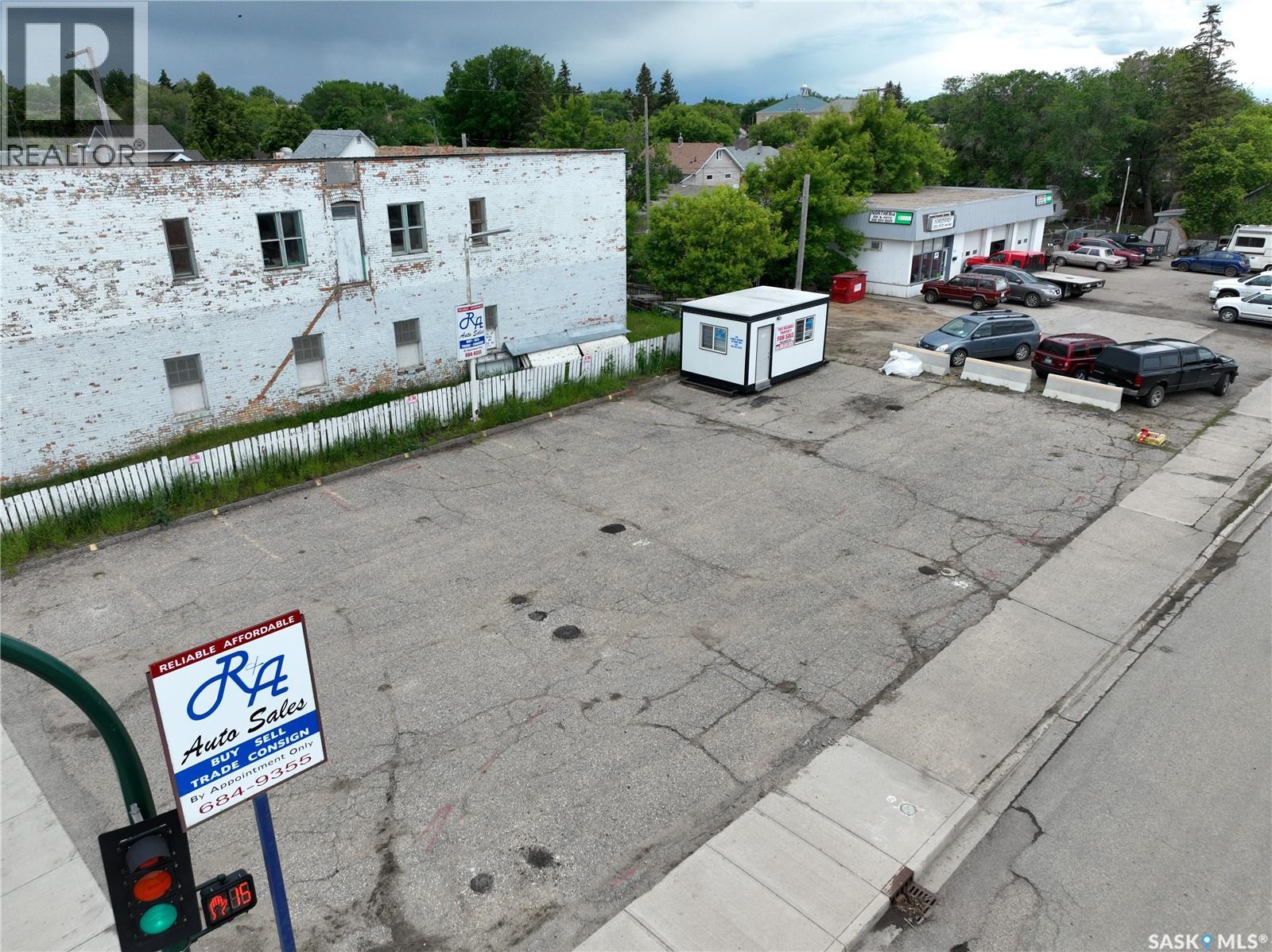 401 Lillooet Street W, Moose Jaw, Saskatchewan  S6H 4Y5 - Photo 4 - SK040782