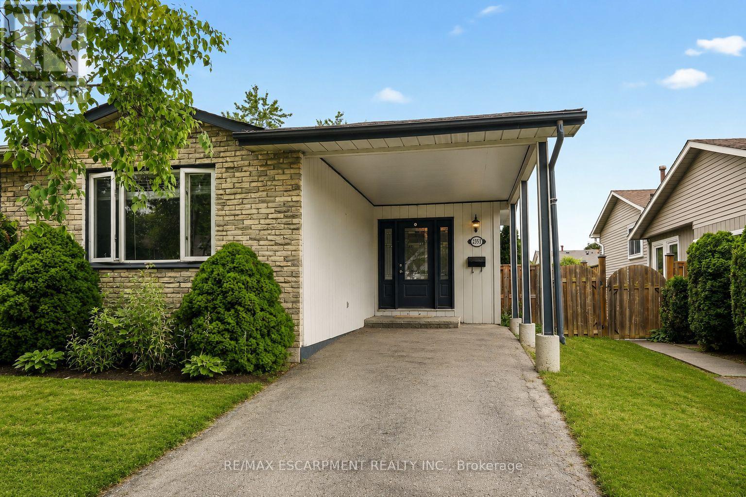 2353 MIDDLESMOOR CRESCENT, Burlington, Ontario