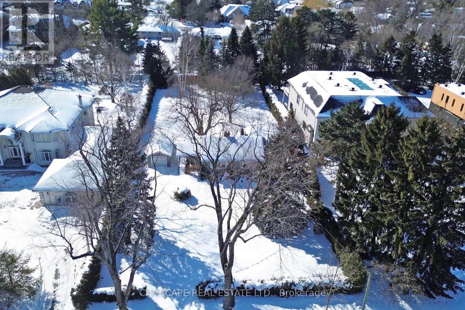 392 Fourth Line, Oakville, Ontario  L6L 5A4 - Photo 8 - W13494402