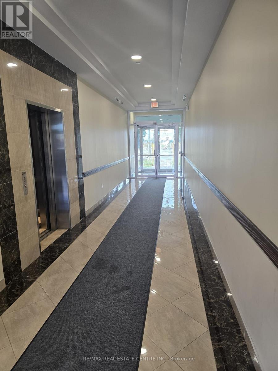 207 - 30 Topflight Drive, Mississauga, Ontario  L5S 0A8 - Photo 2 - W13494440