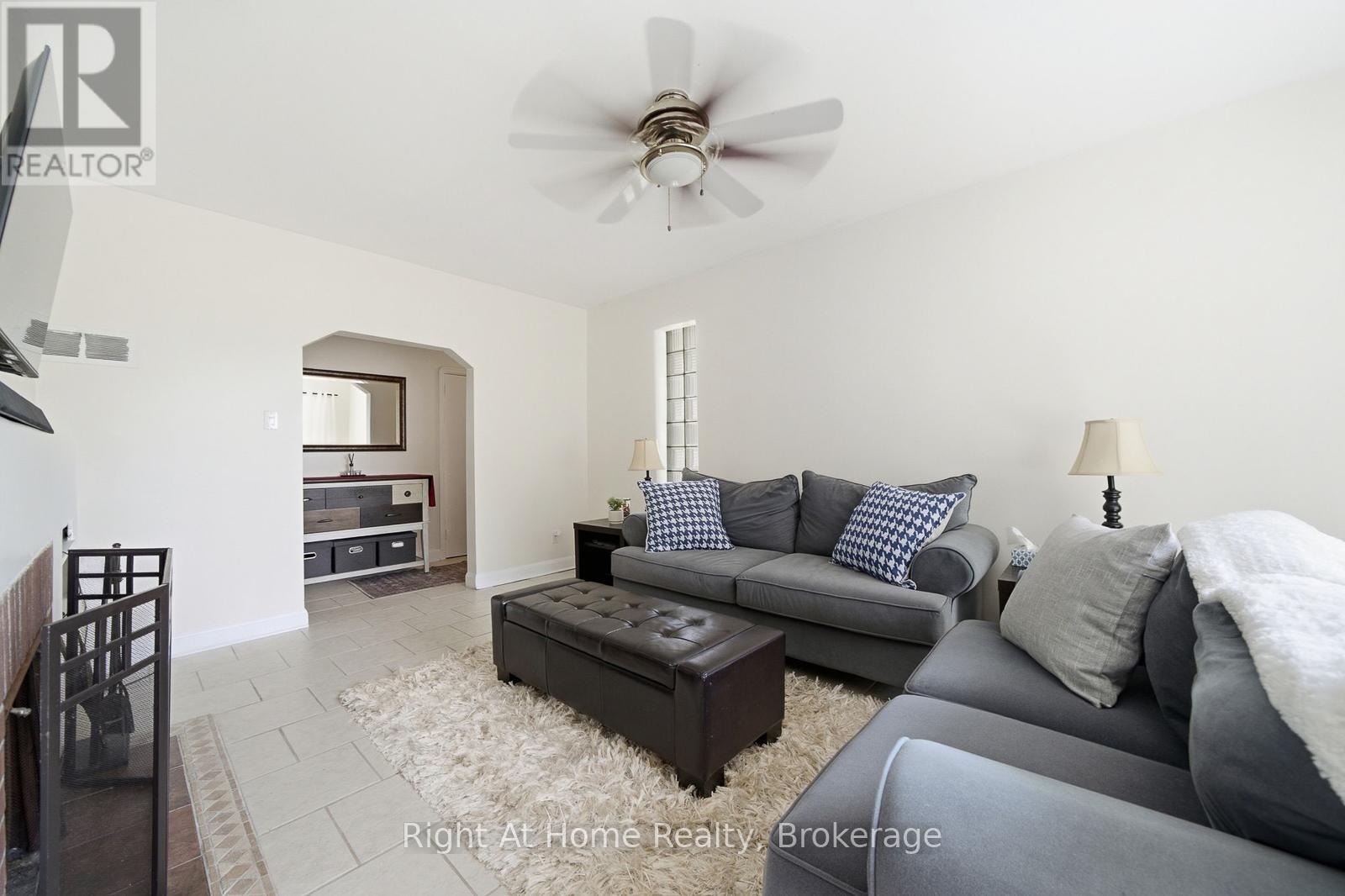 16 Oriole Park Avenue, Belleville, Ontario  K8N 4C7 - Photo 11 - X13493630