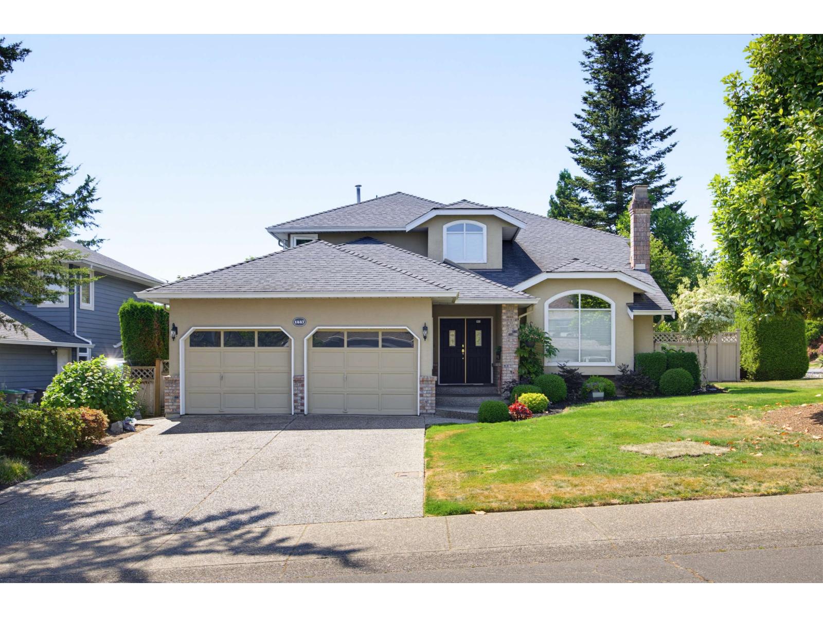 1447 134a Street, Surrey, British Columbia  V4A 9A6 - Photo 2 - R3138673