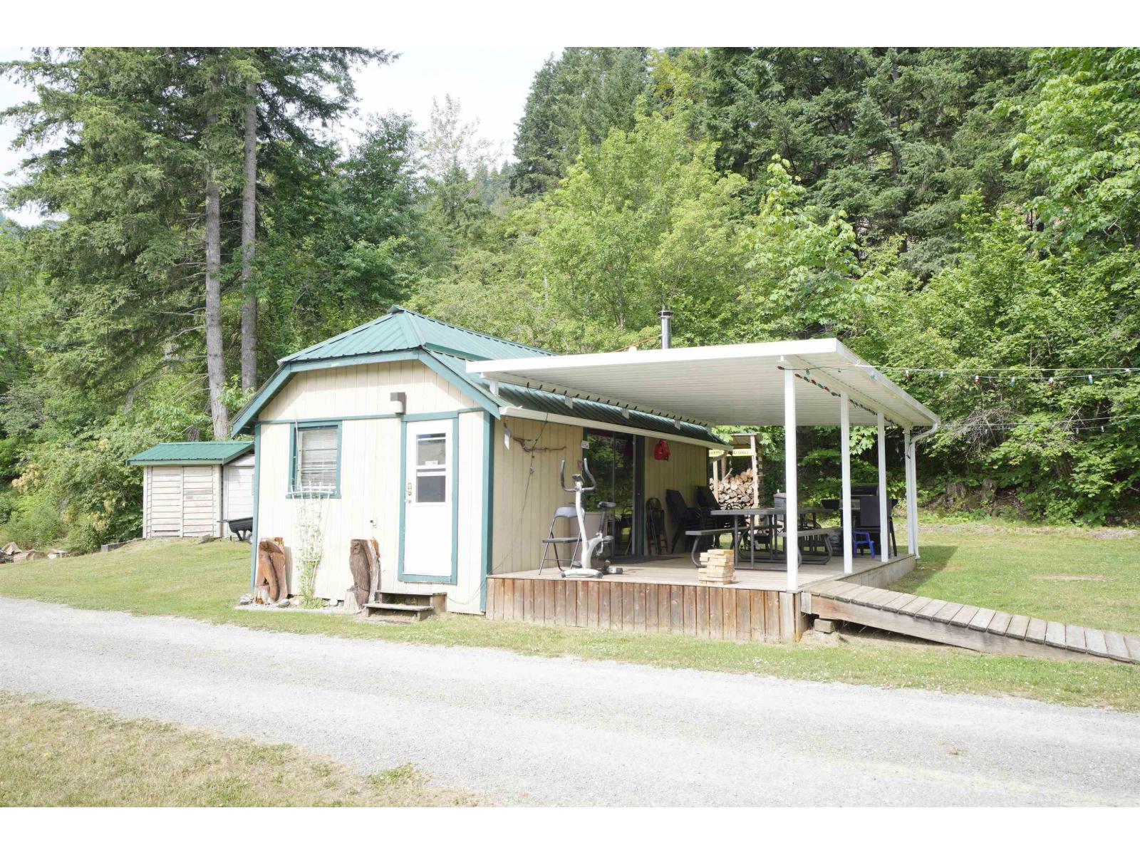 2 30860 Trans Canada Highway, Yale 