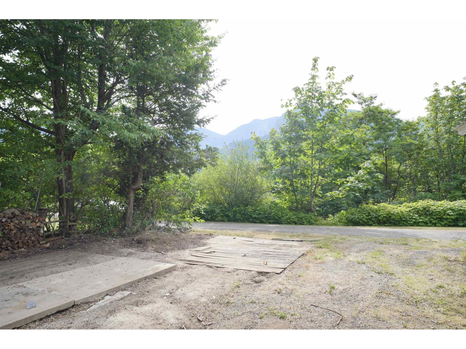 2 30860 Trans Canada Highway, Yale 