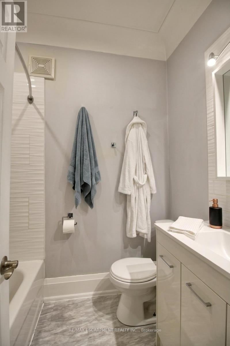 1 - 70 Spadina Avenue, Hamilton, Ontario  L8M 2X1 - Photo 13 - X13494406
