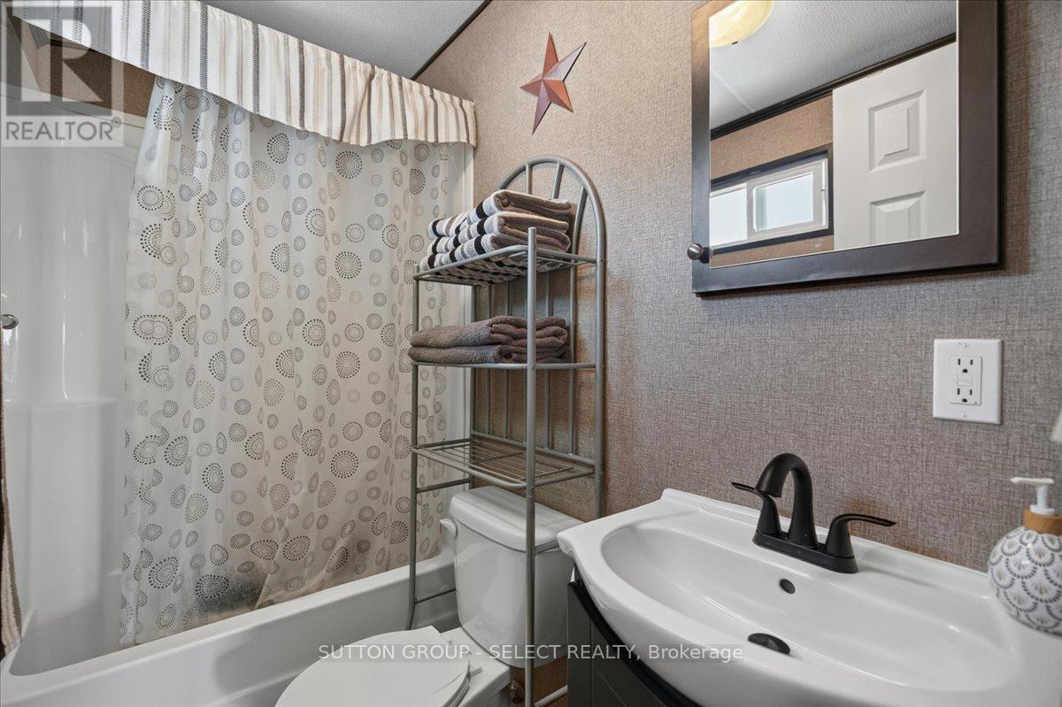 403 - 8685 Rock Glen Road, Lambton Shores, Ontario  N0M 1B0 - Photo 15 - X13494648