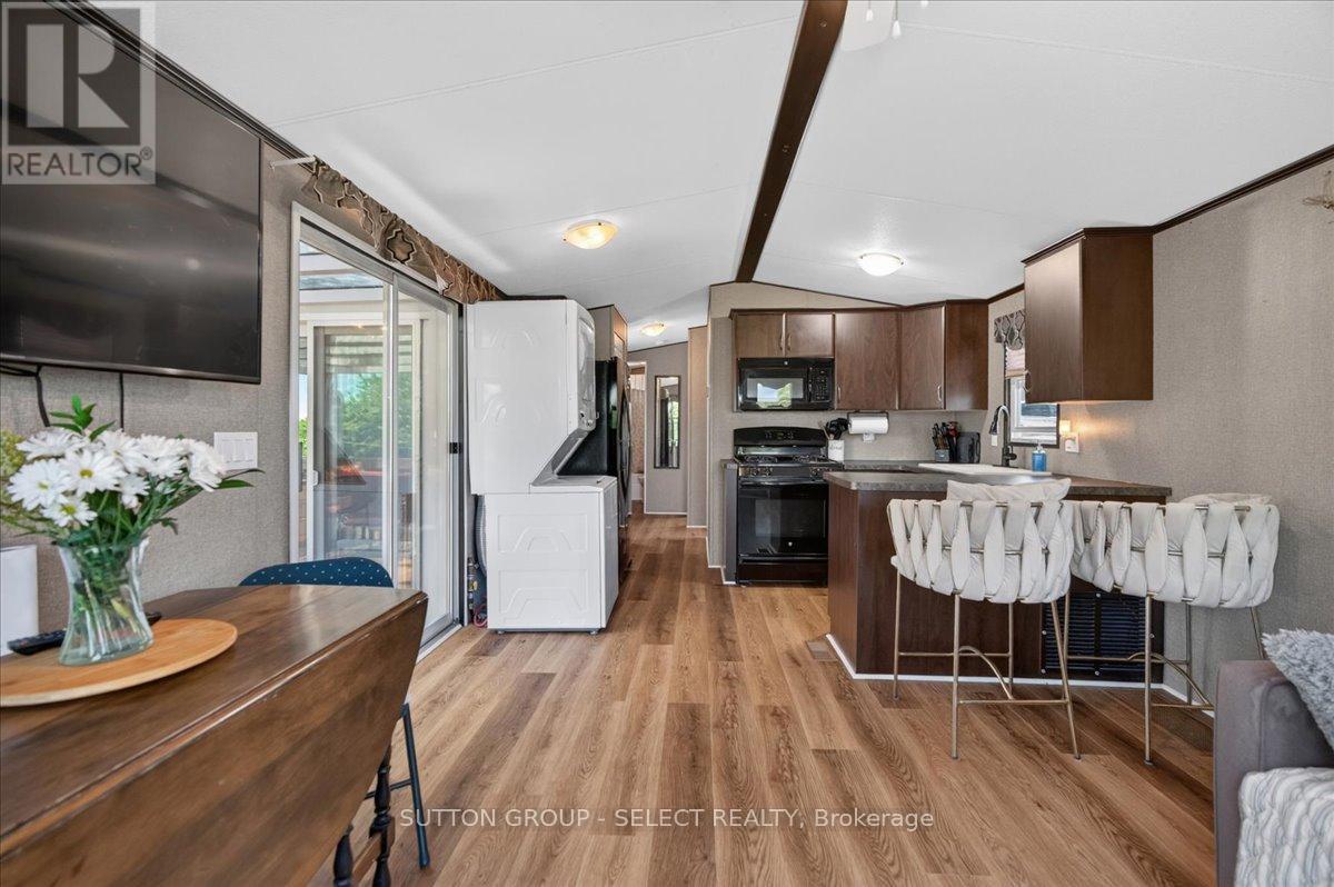 403 - 8685 Rock Glen Road, Lambton Shores, Ontario  N0M 1B0 - Photo 6 - X13494648