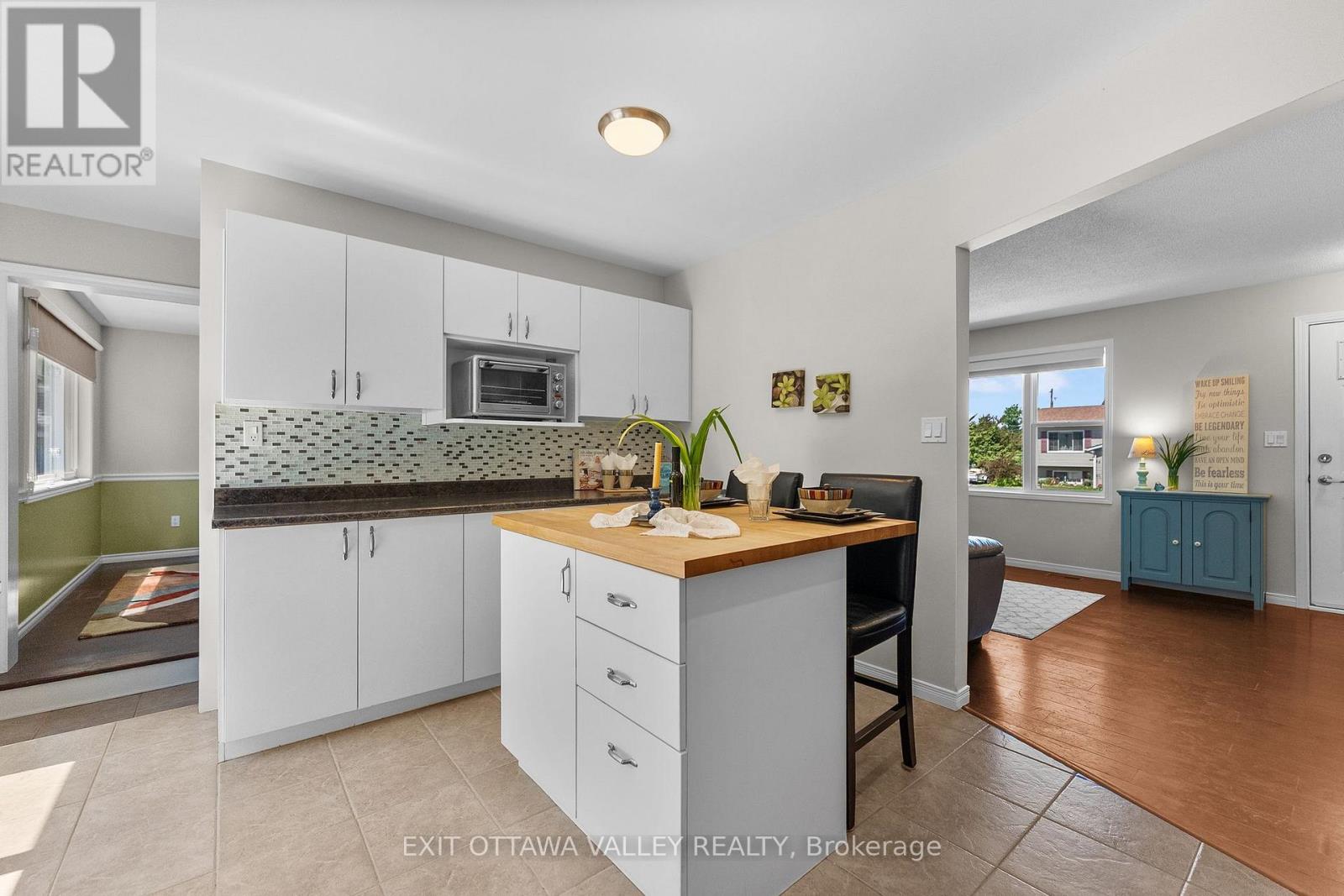 19 Vera Crescent, Whitewater Region, Ontario  K0J 1C0 - Photo 13 - X13494542