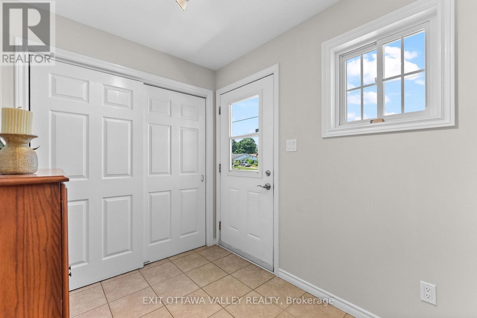 19 Vera Crescent, Whitewater Region, Ontario  K0J 1C0 - Photo 15 - X13494542