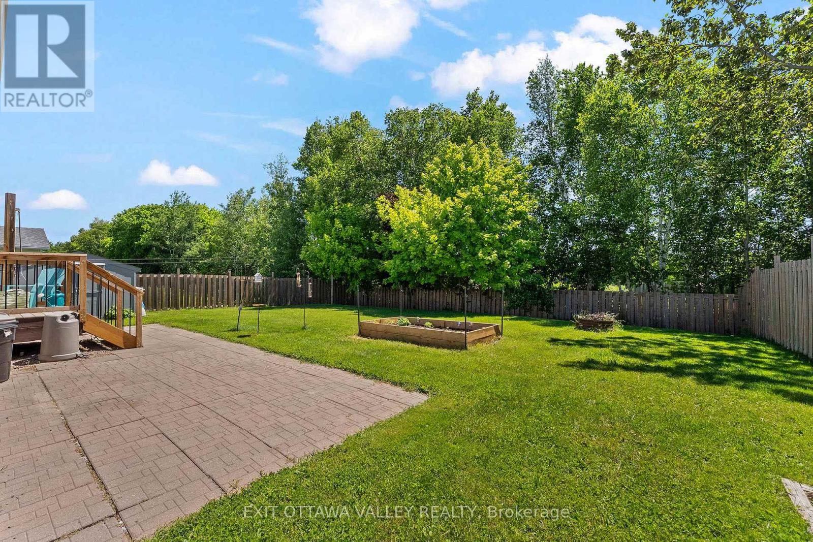 19 Vera Crescent, Whitewater Region, Ontario  K0J 1C0 - Photo 30 - X13494542