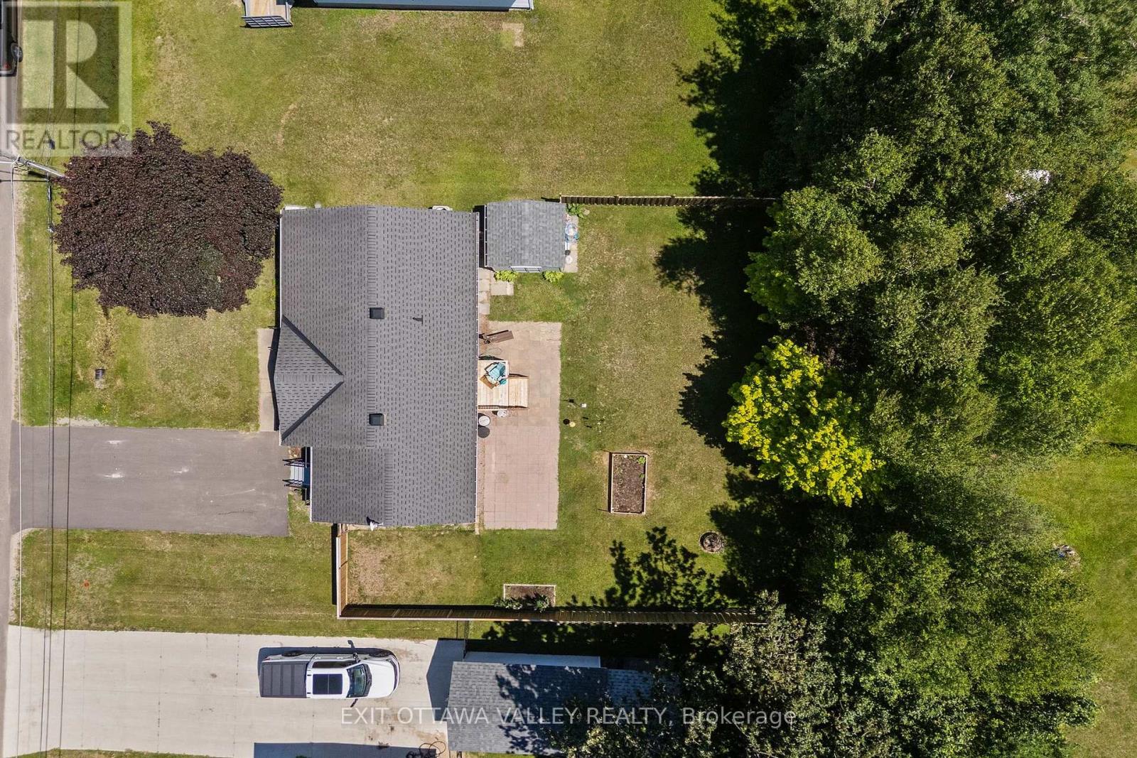 19 Vera Crescent, Whitewater Region, Ontario  K0J 1C0 - Photo 32 - X13494542