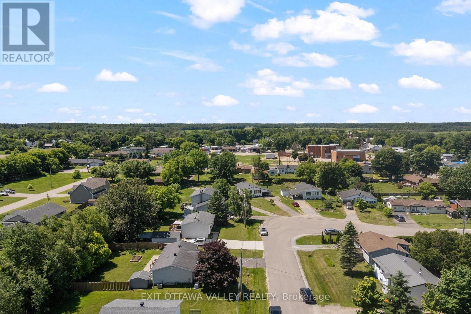 19 Vera Crescent, Whitewater Region, Ontario  K0J 1C0 - Photo 38 - X13494542