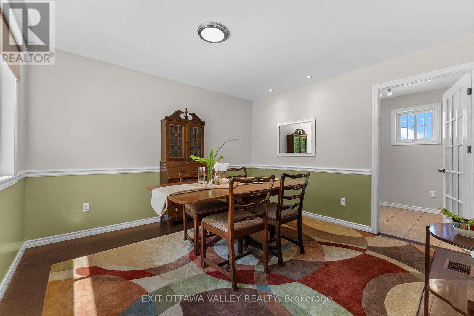 19 Vera Crescent, Whitewater Region, Ontario  K0J 1C0 - Photo 8 - X13494542