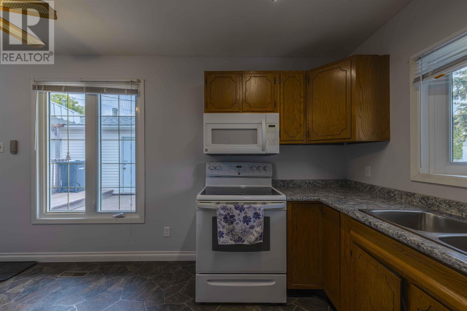 1106 Crawford Ave, Thunder Bay, Ontario  P7E 3C9 - Photo 12 - TB2601569