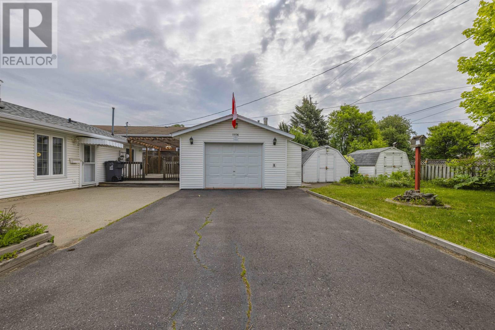 1106 Crawford Ave, Thunder Bay, Ontario  P7E 3C9 - Photo 2 - TB2601569