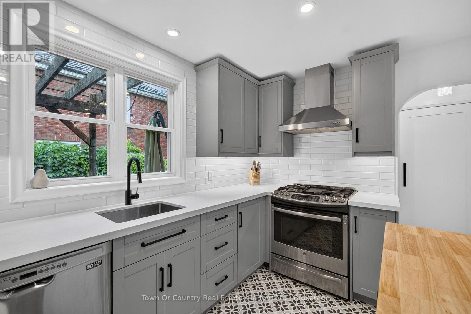 36 Willow Street N, Halton Hills, Ontario  L7J 1Z7 - Photo 18 - W13494576