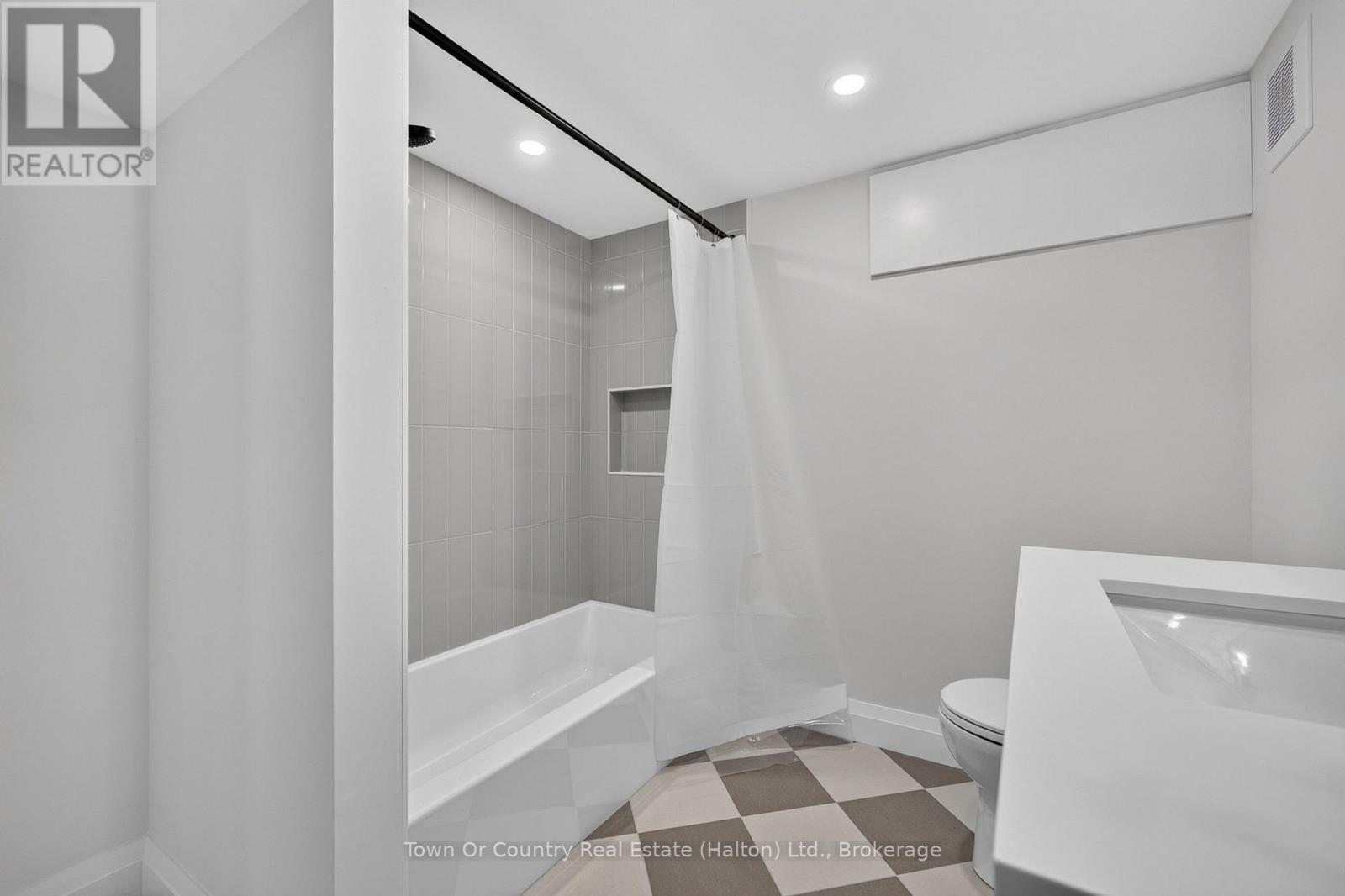 36 Willow Street N, Halton Hills, Ontario  L7J 1Z7 - Photo 40 - W13494576