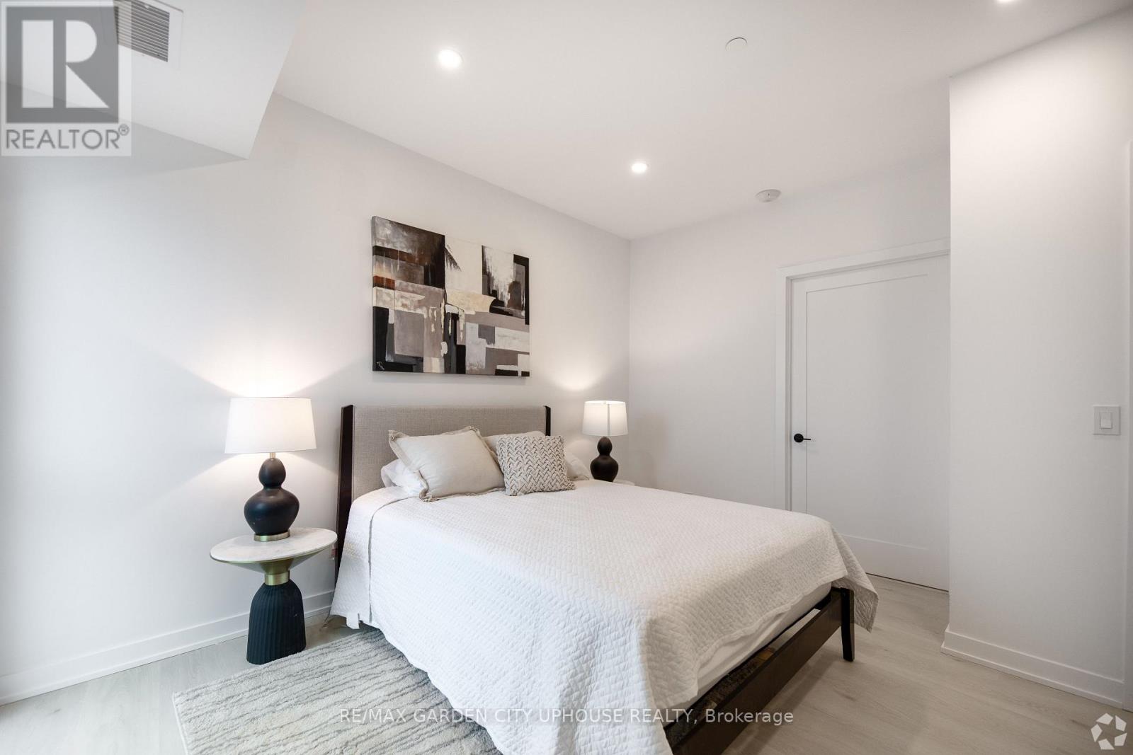 801 - 57 Carlisle Street, St. Catharines, Ontario  L2R 7N6 - Photo 6 - X13494574