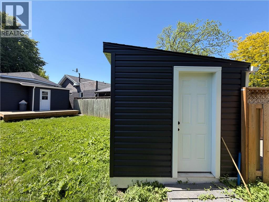 16 Mt. Pleasant Street, Brantford, Ontario  N3T 1S5 - Photo 17 - 40815432