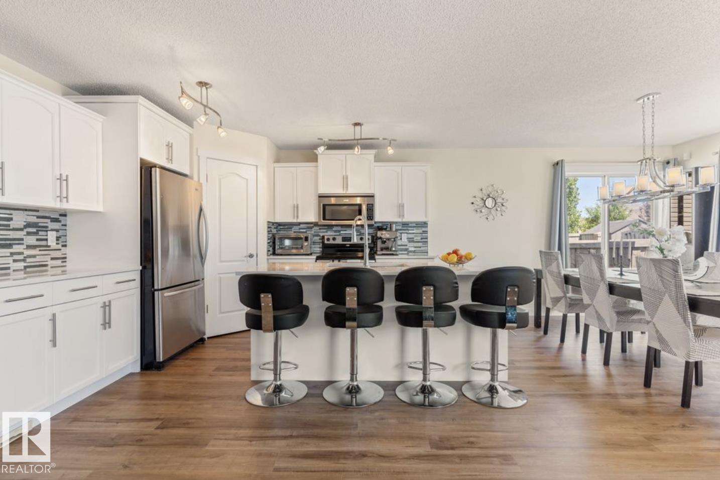 1007 Macewan Cl SW, Edmonton, Alberta  T6W 1K2 - Photo 8 - E4495862