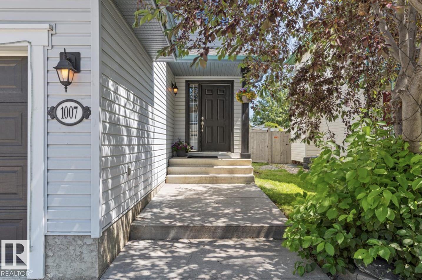 1007 Macewan Cl SW, Edmonton, Alberta  T6W 1K2 - Photo 4 - E4495862