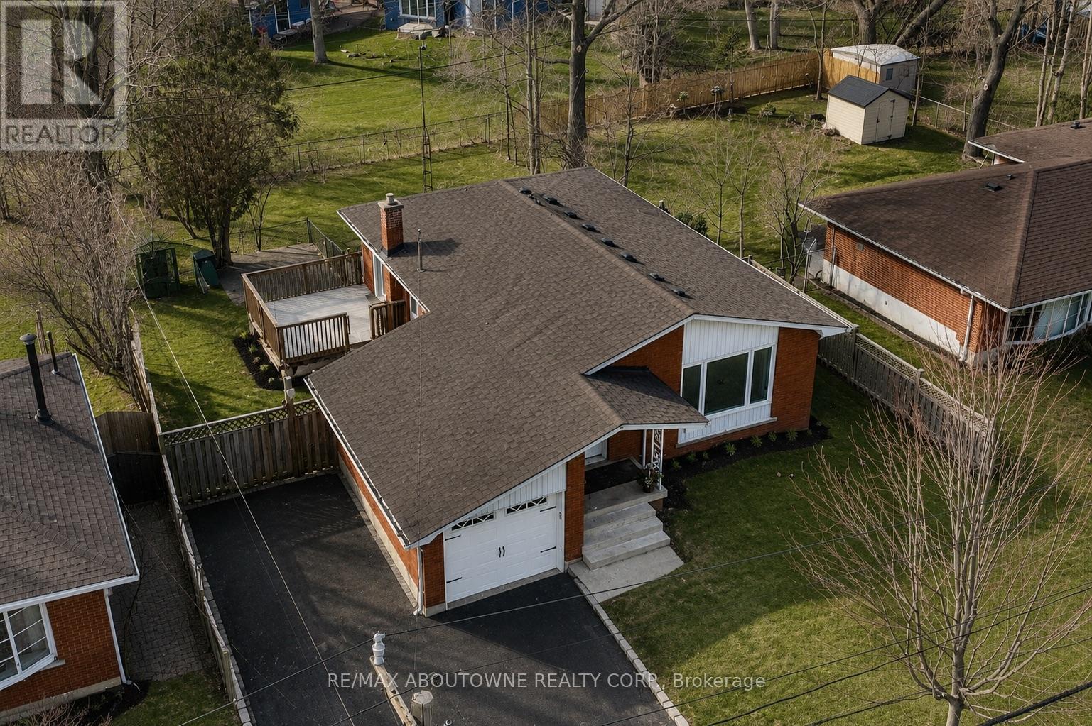 314 Bevan Drive, Burlington, Ontario  L7L 4L2 - Photo 2 - W13492418