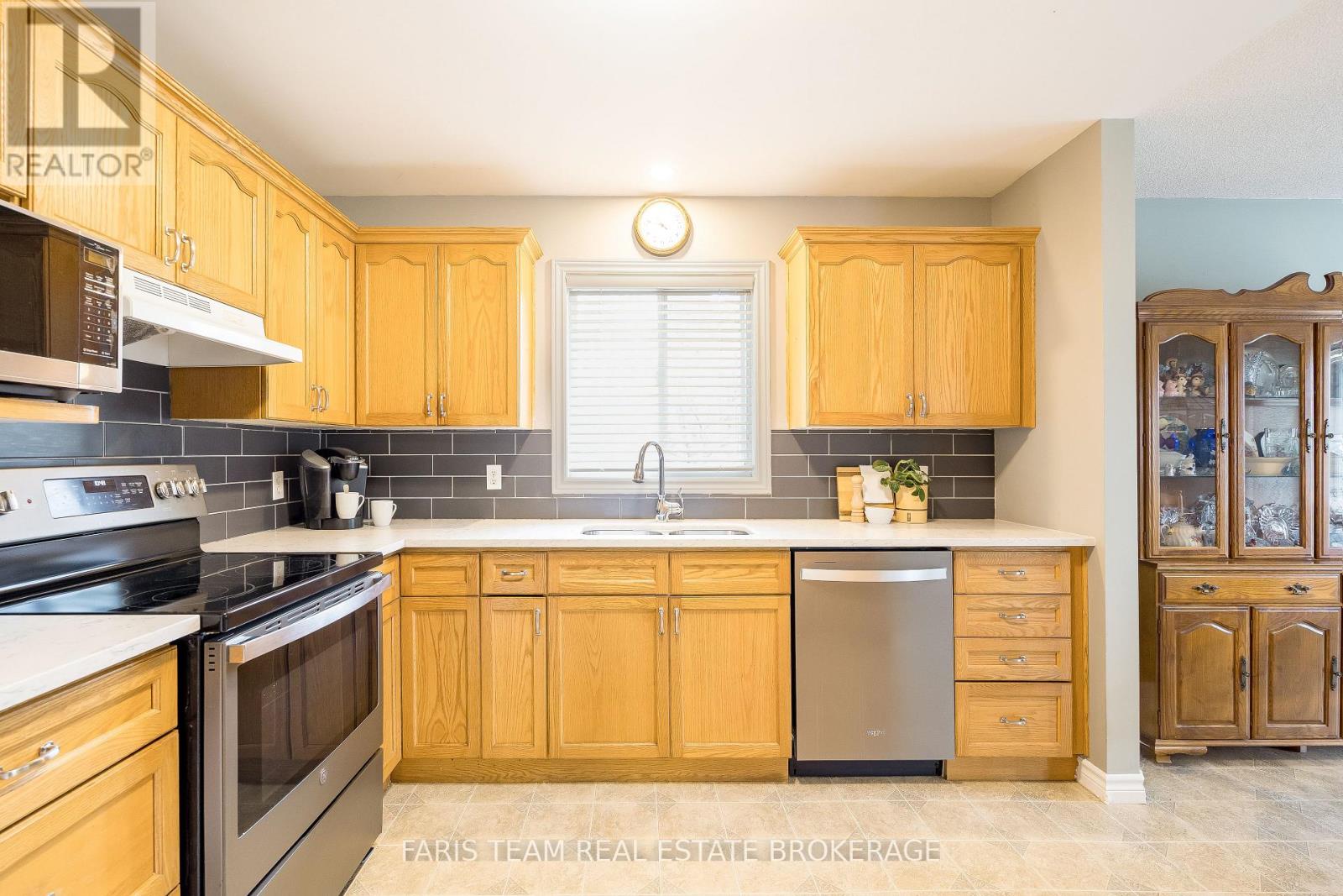 46 Greenwood Avenue, Oro-Medonte, Ontario  L0K 1E0 - Photo 6 - S13235970