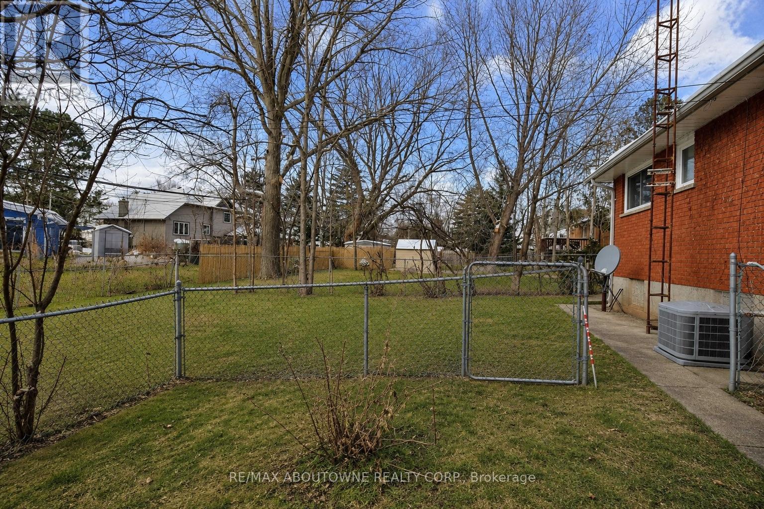 314 Bevan Drive, Burlington, Ontario  L7L 4L2 - Photo 31 - W13492418