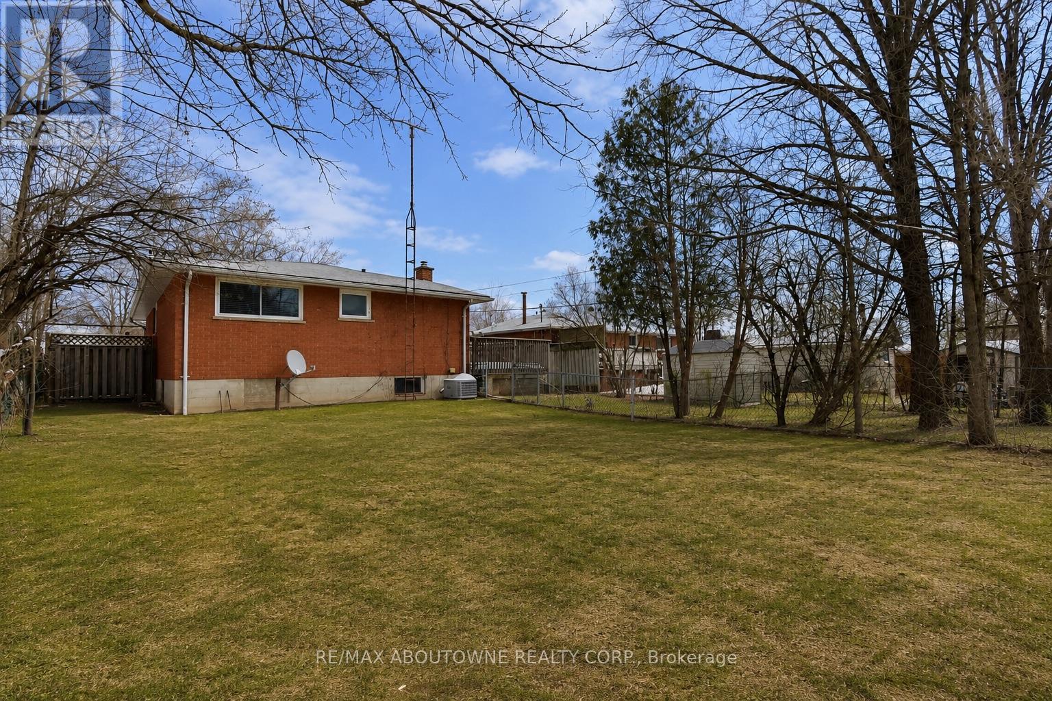 314 Bevan Drive, Burlington, Ontario  L7L 4L2 - Photo 29 - W13492418