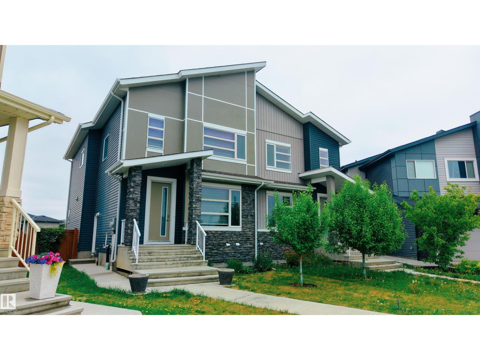 9338 PEAR LI SW, Edmonton, Alberta