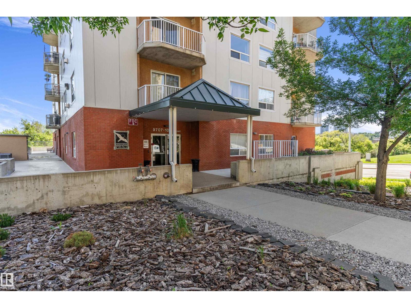 #1002 9707 105 St NW, Edmonton, Alberta  T5K 1A1 - Photo 4 - E4495882