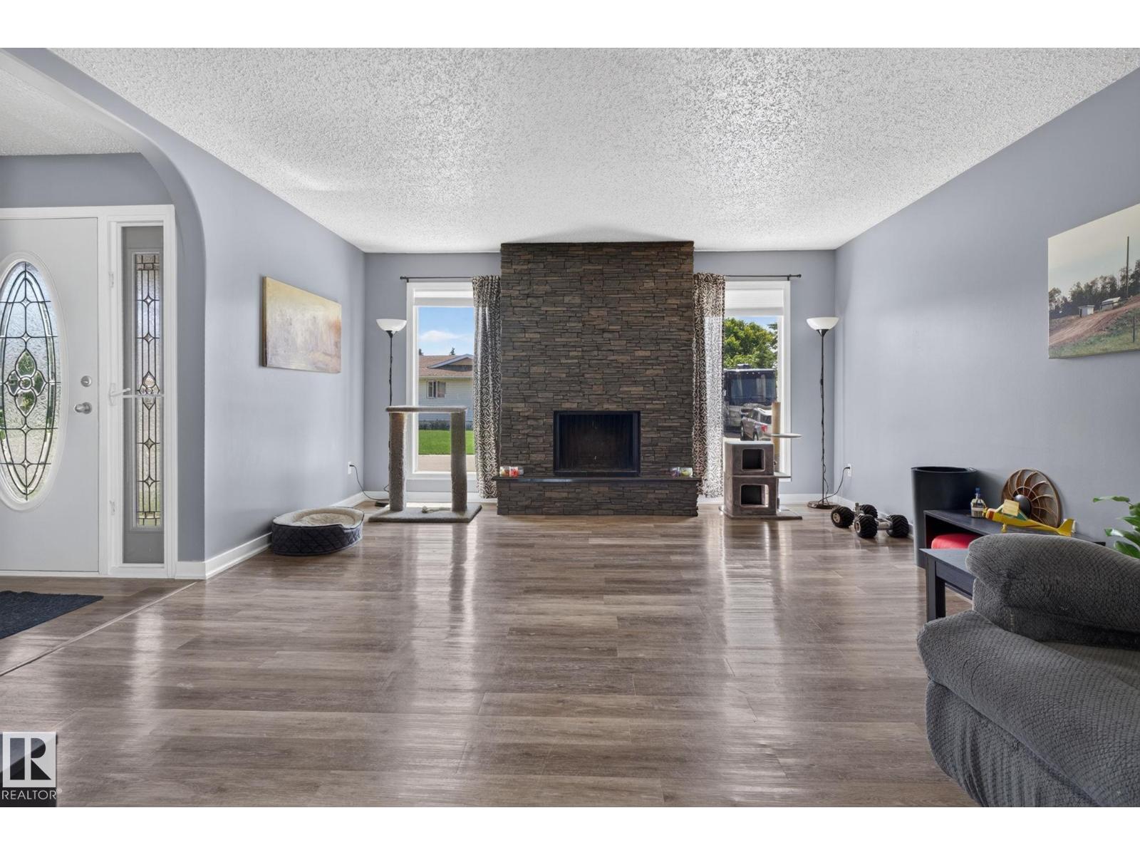 10308 166 Av NW, Edmonton, Alberta  T5X 2G5 - Photo 4 - E4495883