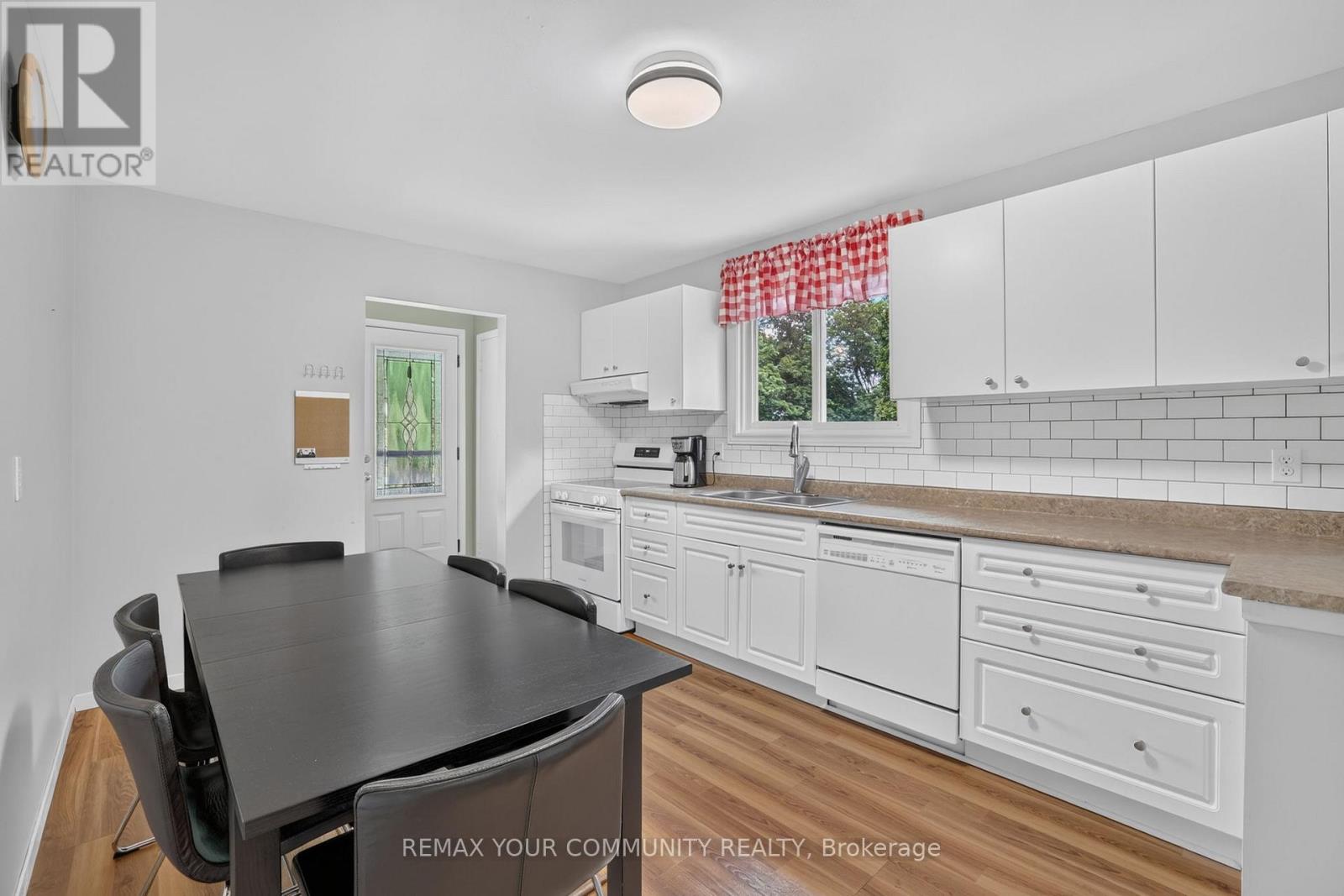 16 Zima Crescent, Bradford West Gwillimbury (Bradford), Ontario  L3Z 1Z7 - Photo 10 - N13494458