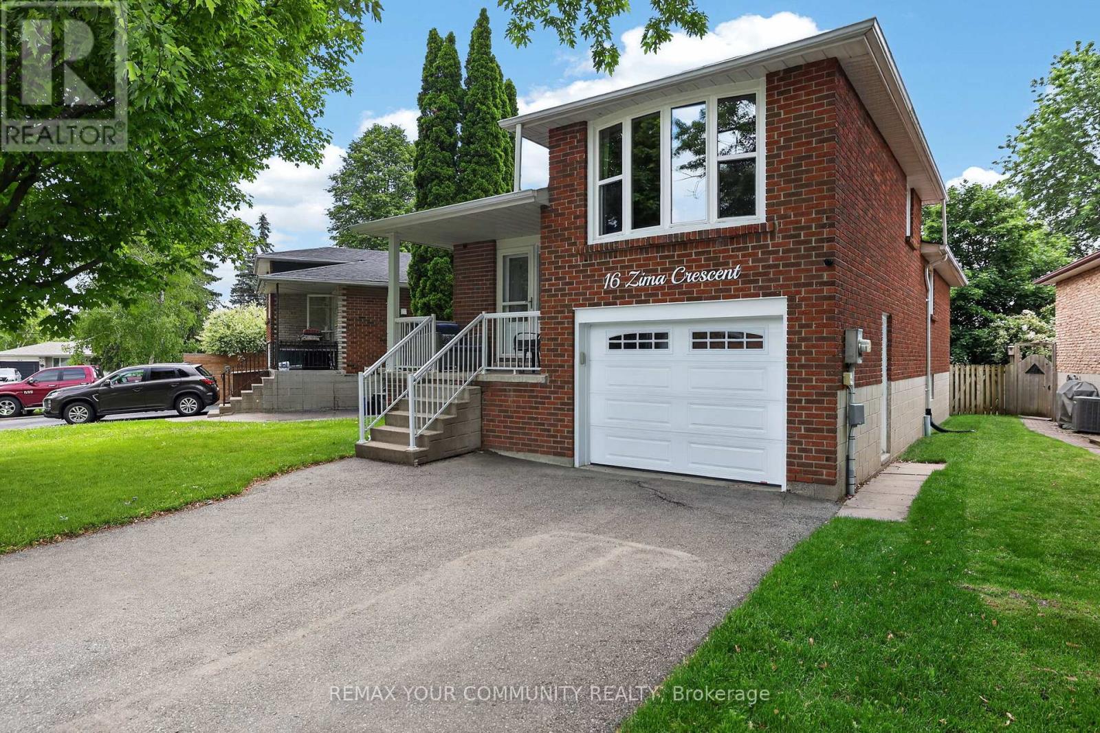 16 Zima Crescent, Bradford West Gwillimbury (Bradford), Ontario  L3Z 1Z7 - Photo 2 - N13494458