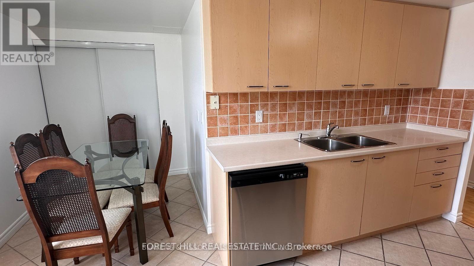 512 - 130 POND DRIVE Markham (Commerce Valley), ON L3T 7W5