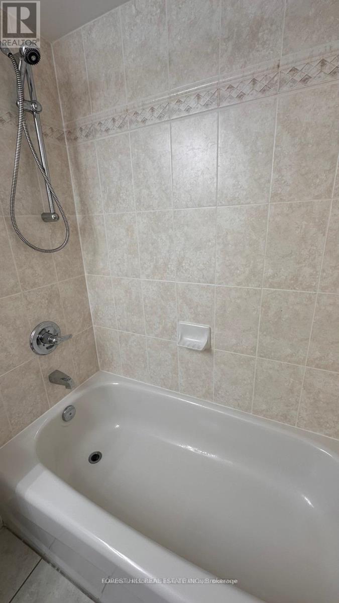 512 - 130 POND DRIVE Markham (Commerce Valley), ON L3T 7W5