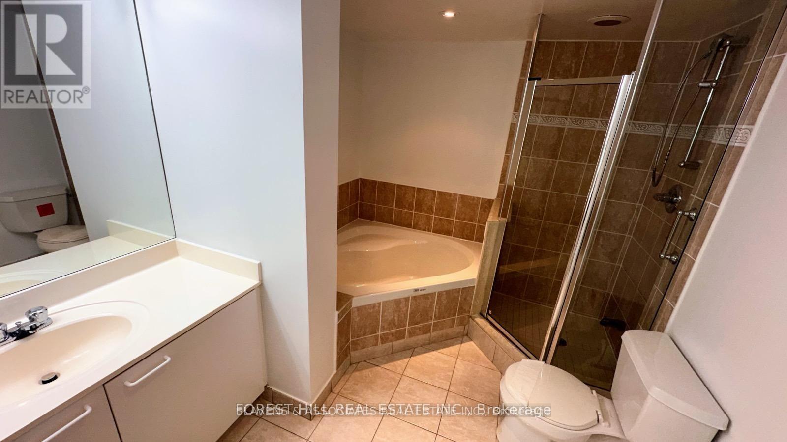 512 - 130 POND DRIVE Markham (Commerce Valley), ON L3T 7W5