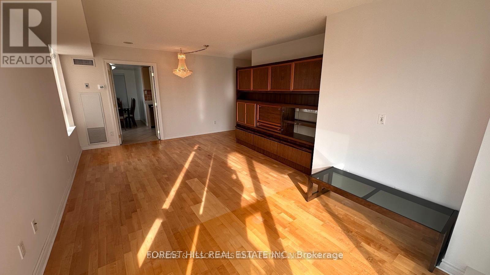 512 - 130 POND DRIVE Markham (Commerce Valley), ON L3T 7W5