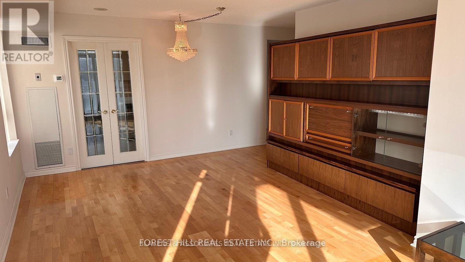 512 - 130 POND DRIVE Markham (Commerce Valley), ON L3T 7W5
