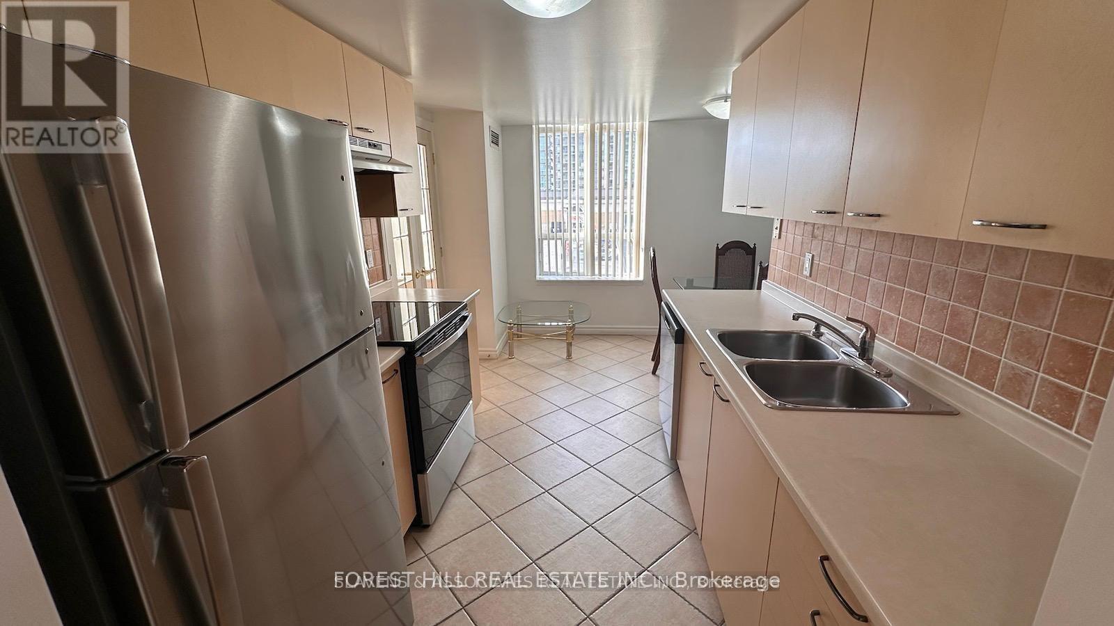 512 - 130 POND DRIVE Markham (Commerce Valley), ON L3T 7W5
