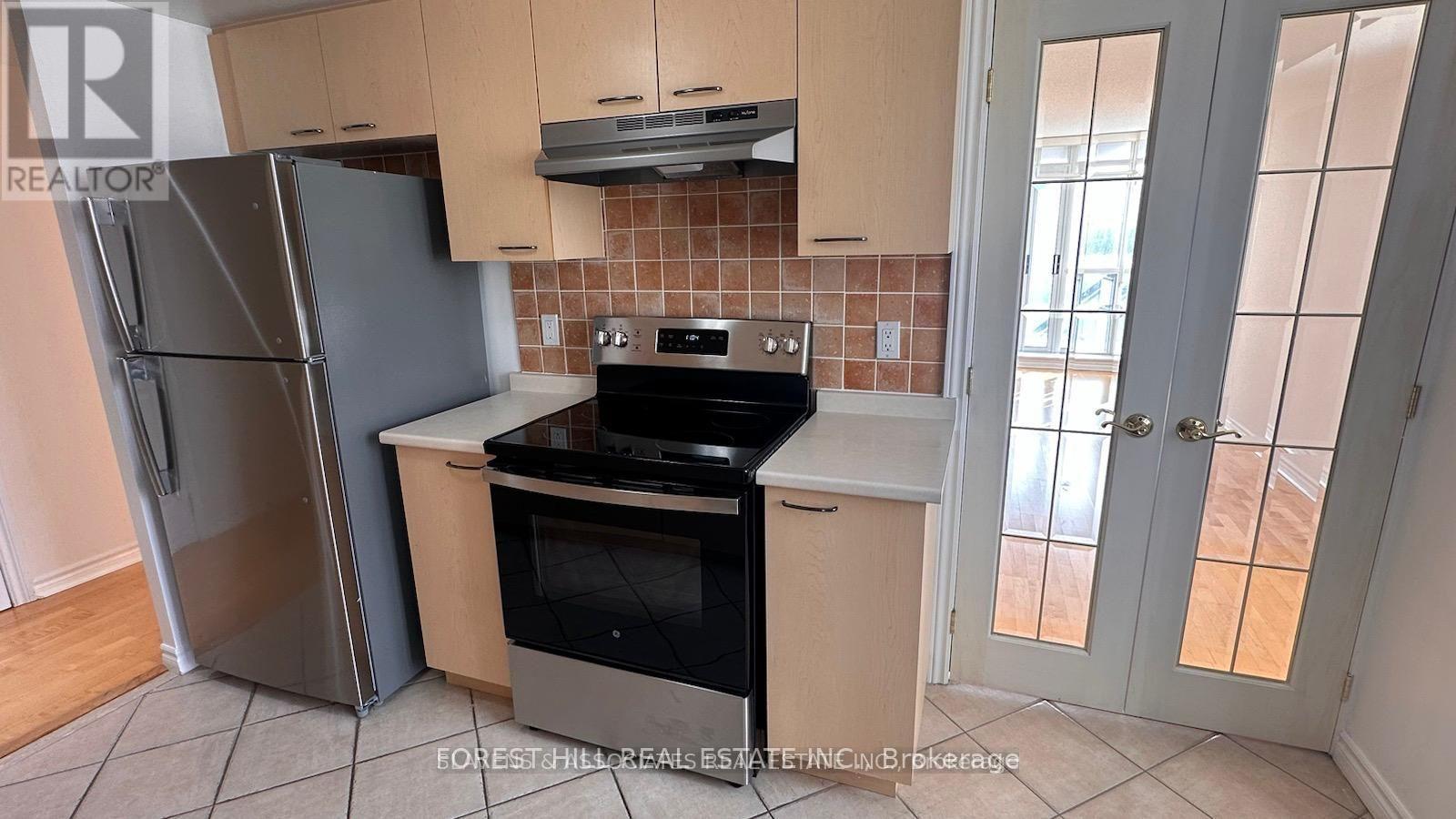 512 - 130 POND DRIVE Markham (Commerce Valley), ON L3T 7W5