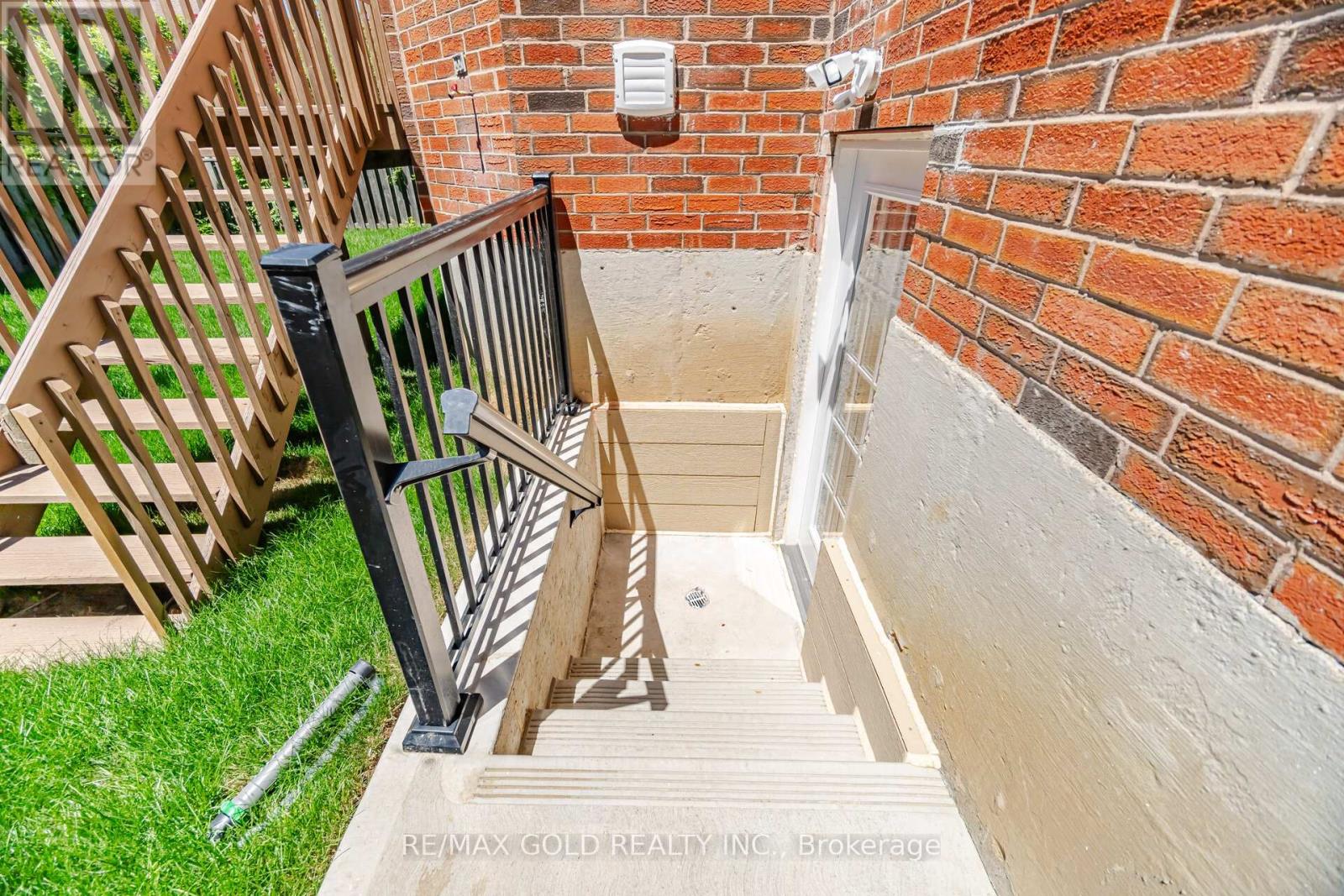 37 Lord Simcoe Drive, Brampton, Ontario  L6S 5H4 - Photo 45 - W13456918