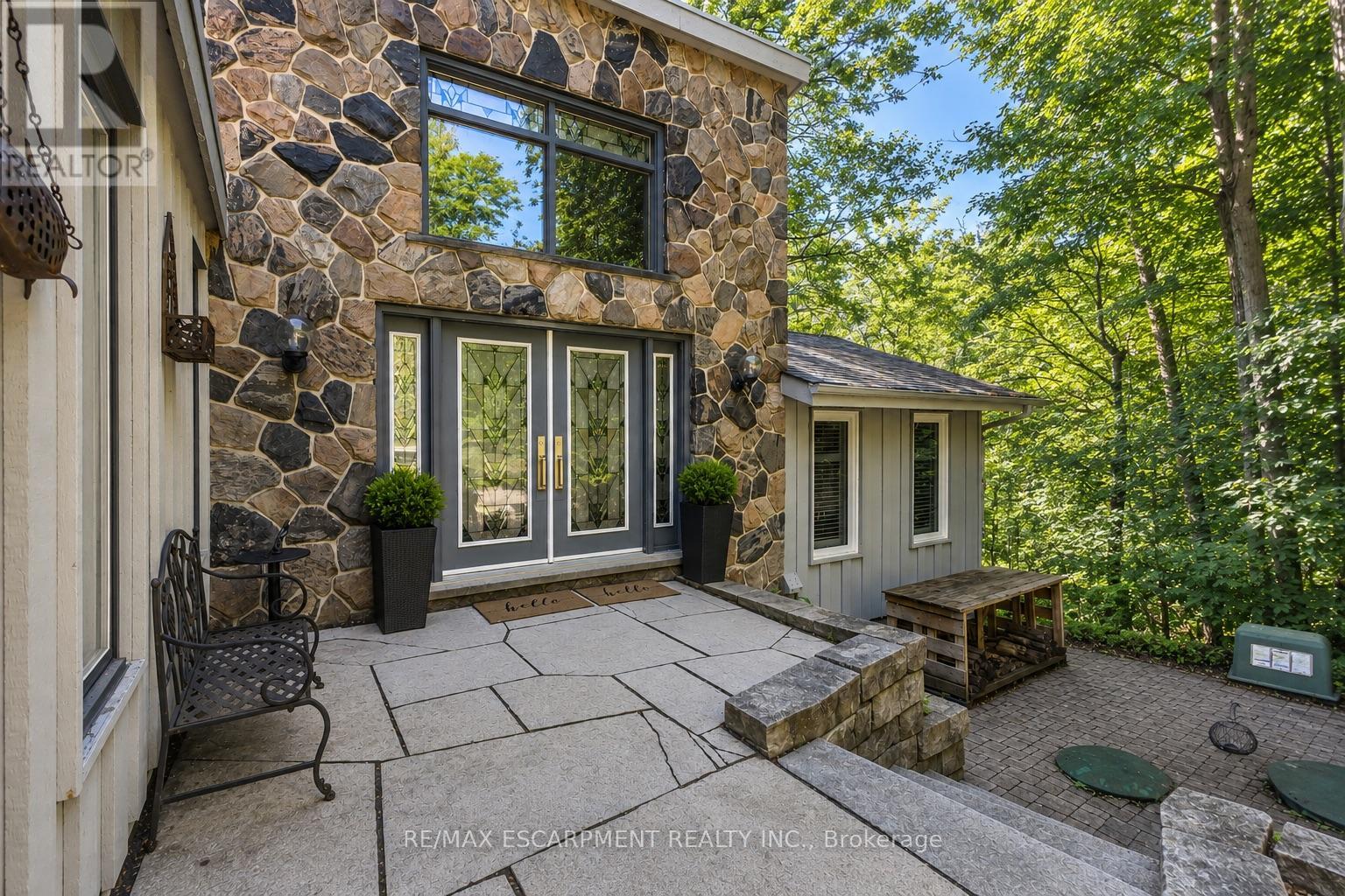 59 Park Road S, Grimsby, Ontario  L3M 4E7 - Photo 4 - X13494554