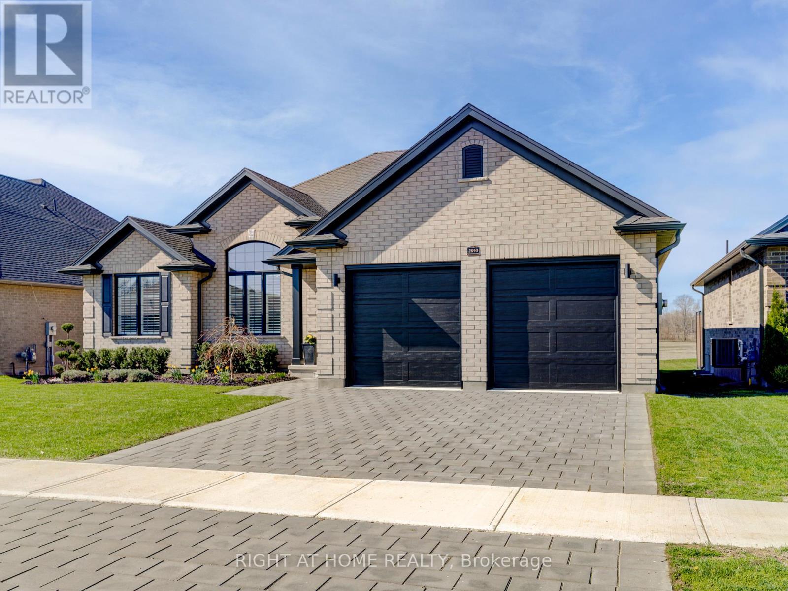 2043 Lockwood Crescent, Strathroy-Caradoc, Ontario  N0L 1W0 - Photo 2 - X13494570