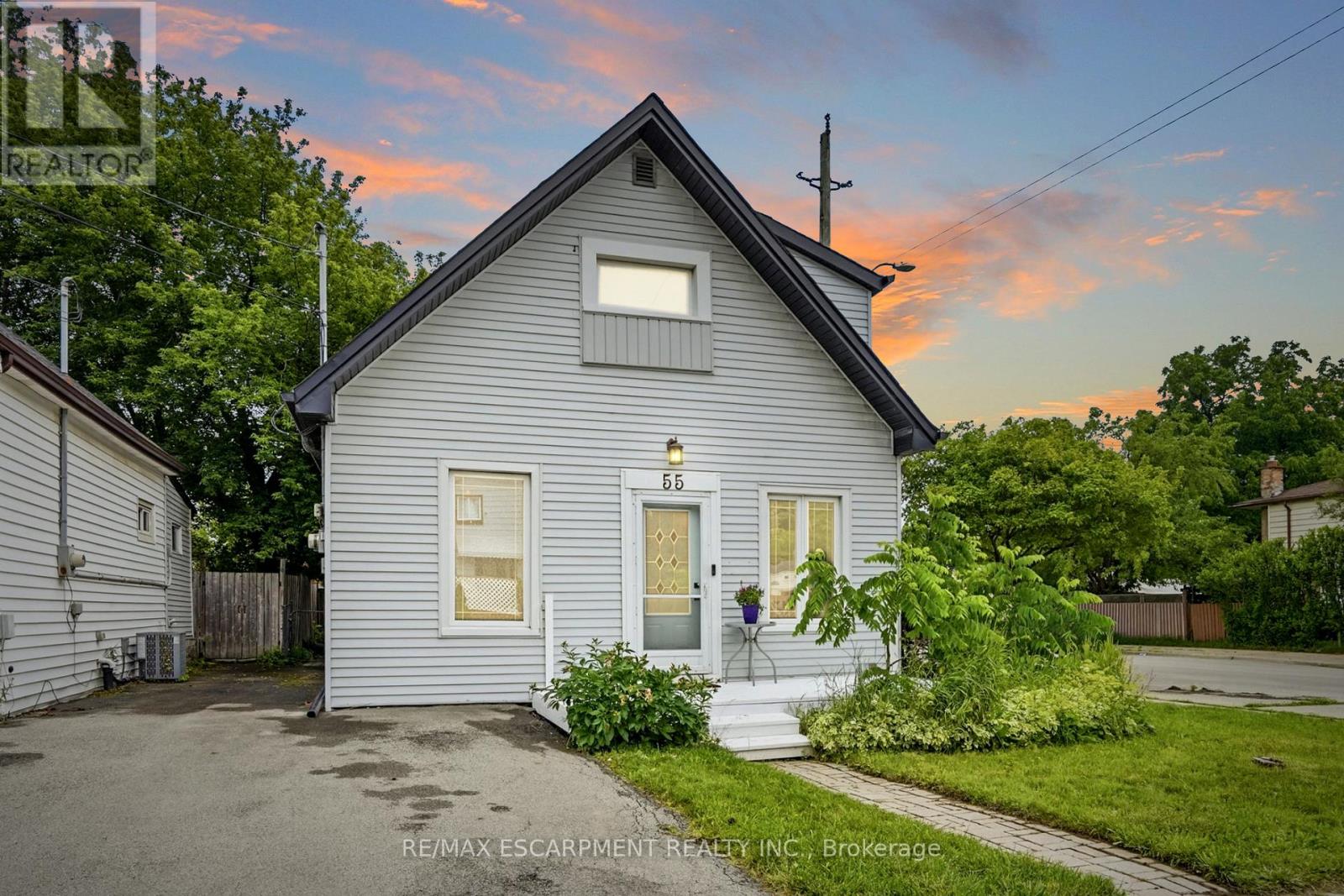 55 East 32nd Street, Hamilton, Ontario  L8V 3R7 - Photo 1 - X13494636