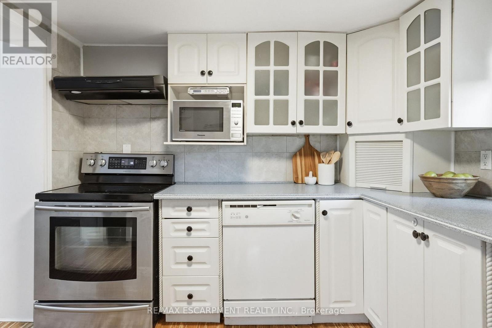 55 East 32nd Street, Hamilton, Ontario  L8V 3R7 - Photo 11 - X13494636