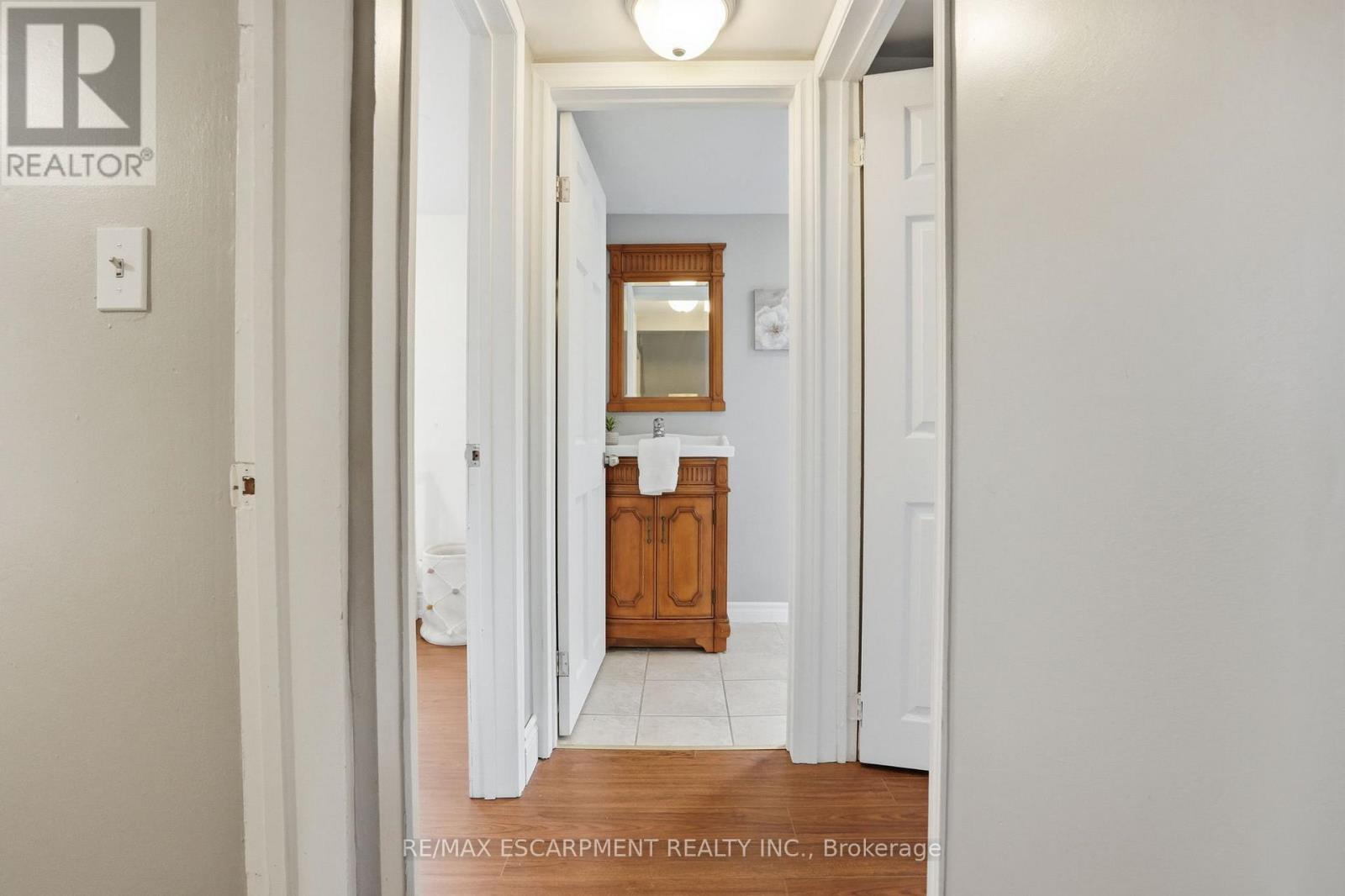 55 East 32nd Street, Hamilton, Ontario  L8V 3R7 - Photo 25 - X13494636
