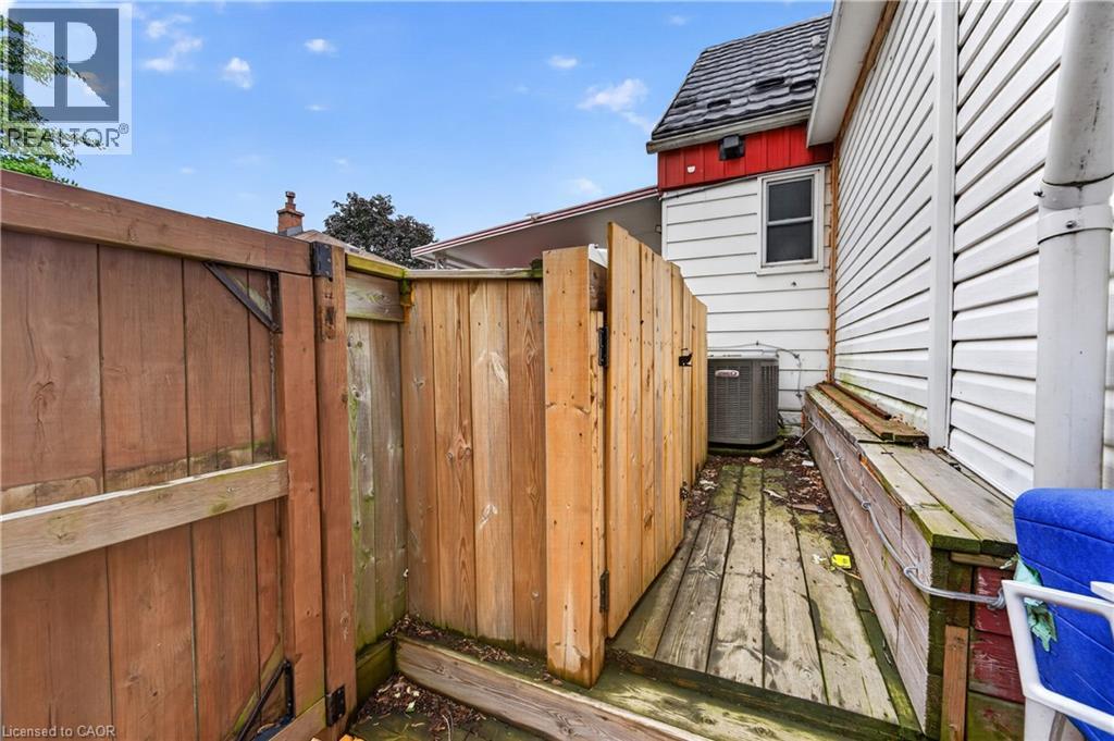 452 East 38th Street, Hamilton, Ontario  L8V 4G8 - Photo 6 - 40843348