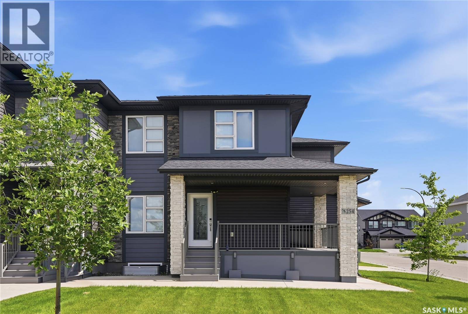 254 Brighton Gate, Saskatoon, Saskatchewan  S7V 0R1 - Photo 2 - SK033900