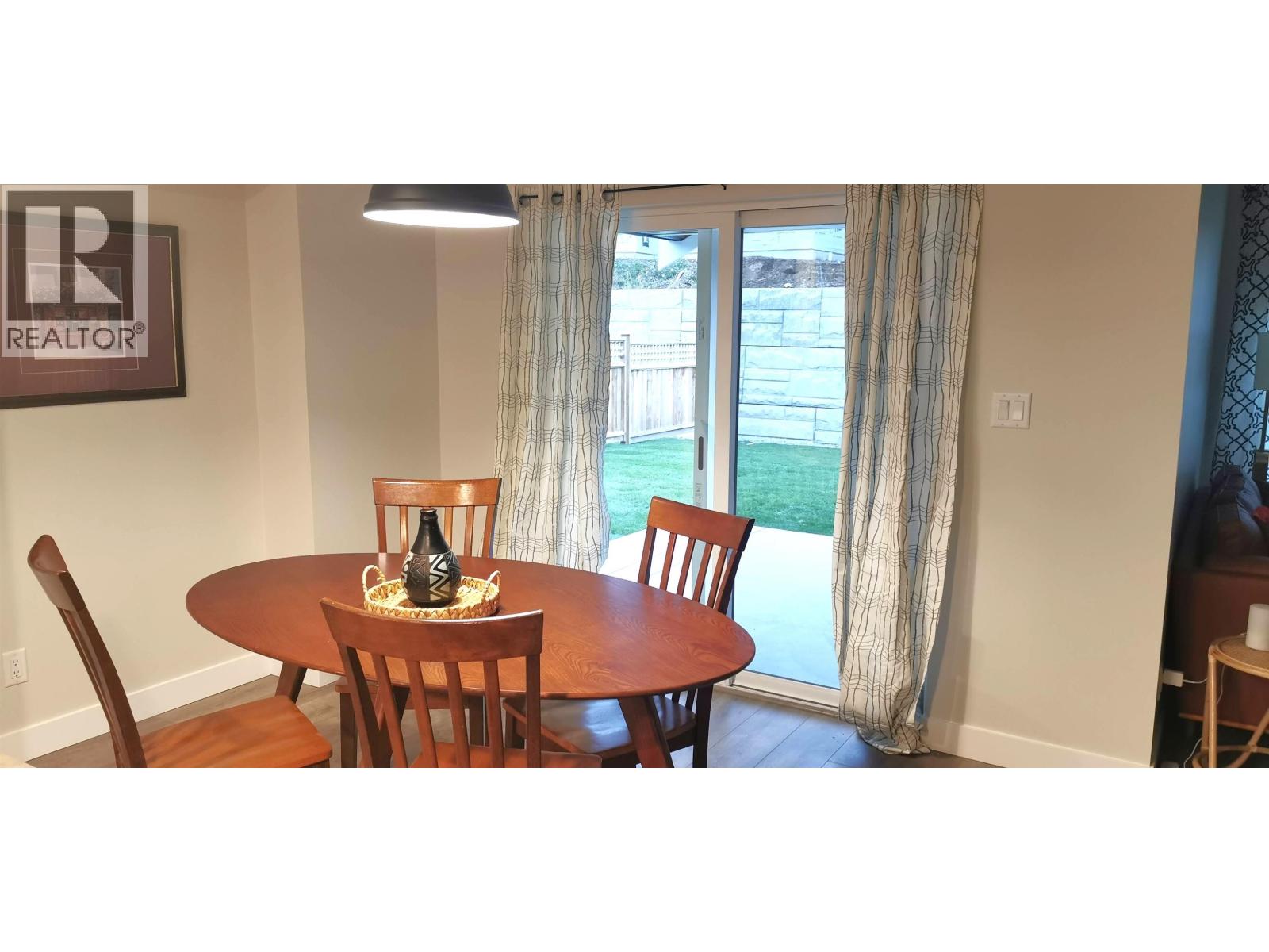1040 Celia Crescent, Gibsons, British Columbia  V0N 1V7 - Photo 12 - R3135160